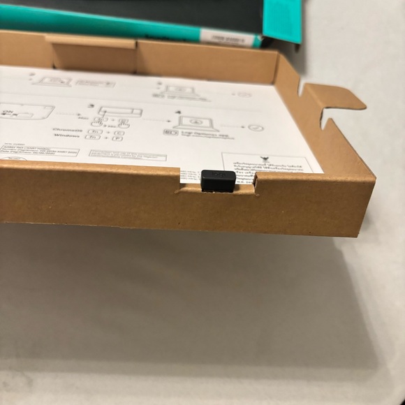 Logitech Wave Keys Bluetooth Keyboard - Picture 2 of 11